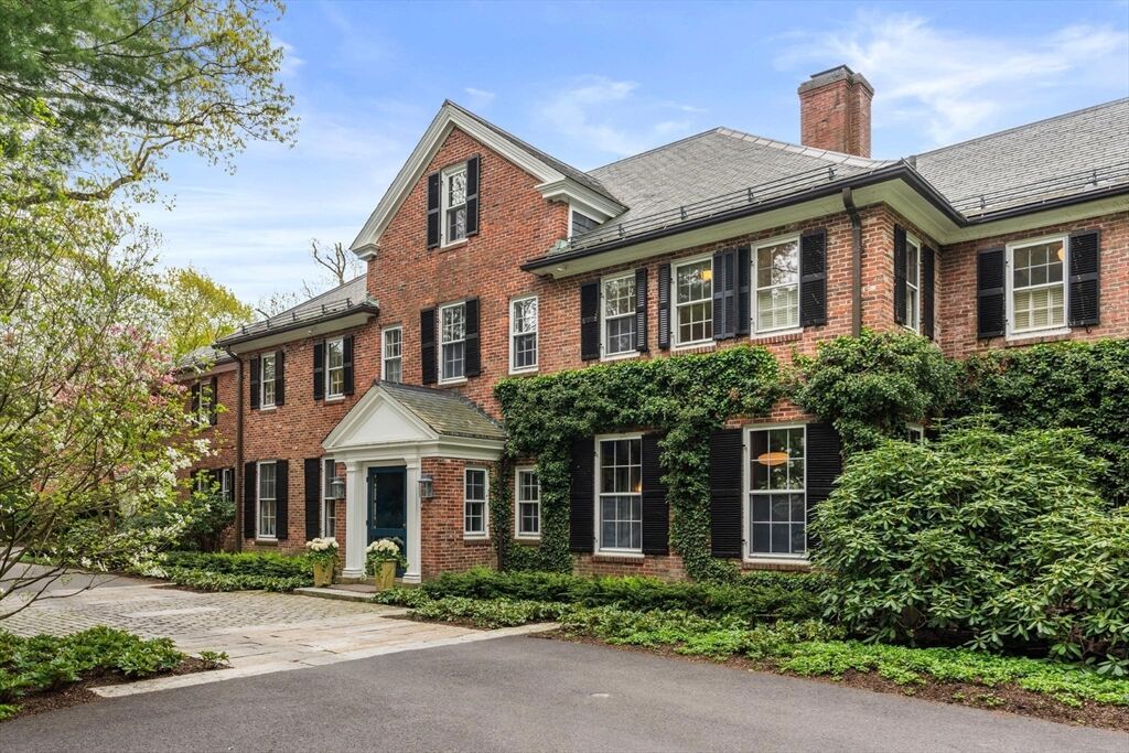 Photo of real estate for sale located at 280A Warren St Brookline, MA 02445