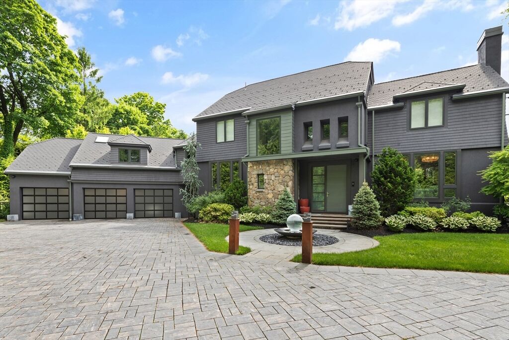 Photo of real estate for sale located at 682 Hammond Brookline, MA 02467