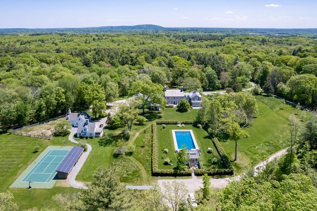 Photo of real estate for sale located at 401 Sandy Valley Rd Westwood, MA 02090