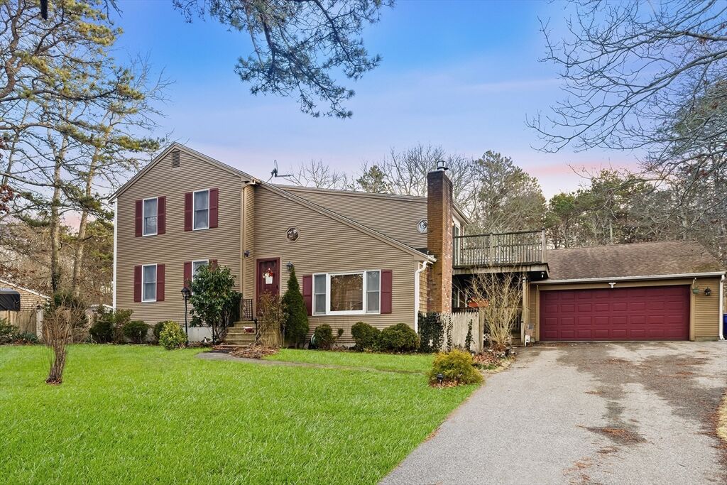 Photo of real estate for sale located at 20 Tara Ter Bourne, MA 02532