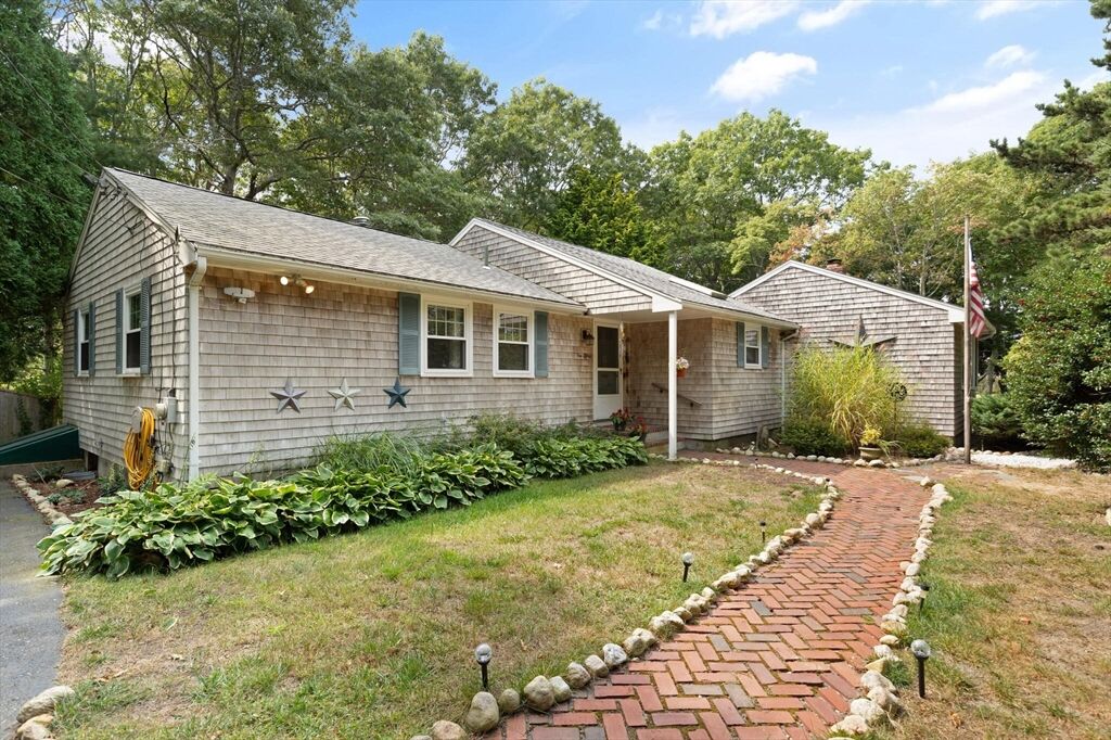 Photo of real estate for sale located at 130 Portside Circle Falmouth, MA 02536