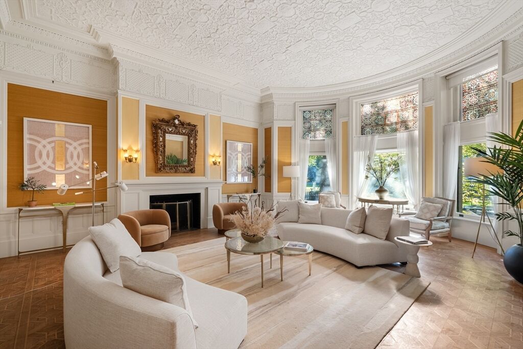 Photo of real estate for sale located at 395 Commonwealth Avenue Back Bay, MA 02215