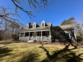 Photo of 35 Woody Bottom Rd West Tisbury, MA 02575