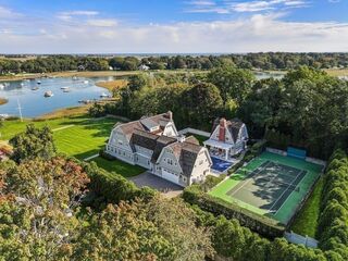 Photo of real estate for sale located at 21 River Lane Duxbury, MA 02332
