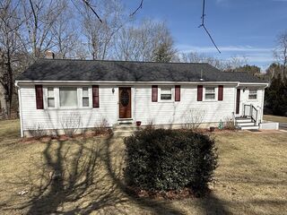 Photo of 17 Mount Henry Rd Shirley, MA 01464