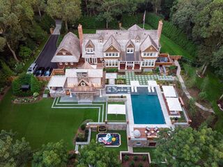 Photo of real estate for sale located at 56 Doublet Hill Rd Weston, MA 02493