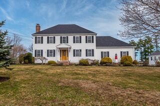 Photo of 8 Heritage Dr Berkley, MA 02779