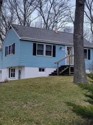 Photo of 137 Beaver Dam Rd Manomet, MA 02360