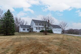 Photo of 14 Carpenter Hill Rd Mendon, MA 01756
