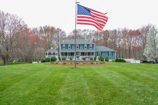 Photo of 25 Kempton Rd Uxbridge, MA 01569