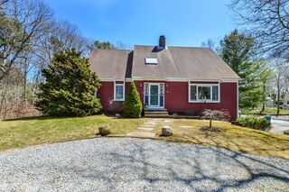 Photo of real estate for sale located at 3 Estrella Lane Falmouth, MA 02536
