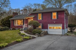 Photo of 81 Huguenot Rd Oxford, MA 01540