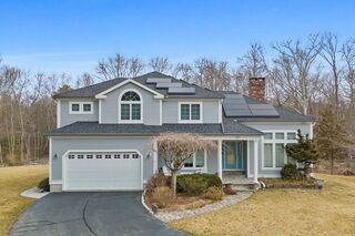 Photo of 33 Gulf Hill Dr South Dartmouth, MA 02748