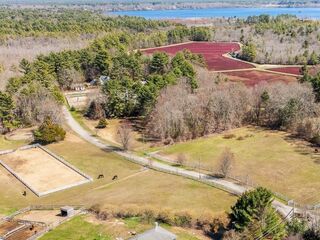 Photo of 714 Snipatuit Rd Rochester, MA 02770
