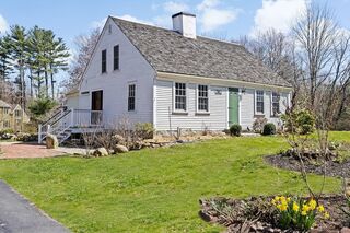 Photo of 385 Whiting St Hanover, MA 02339
