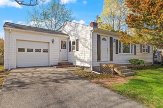 Photo of 104 Homestead Cir Hamilton, MA 01982