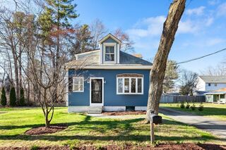Photo of 11 Summer St Pinehurst, MA 01821
