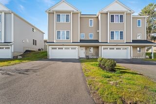 Photo of 29 Pouts Ln Uxbridge, MA 01569