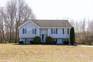 Photo of 12 Hamilton Way Holbrook, MA 02343