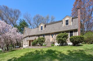 Photo of 12 Mooreland Dr Uxbridge, MA 01569