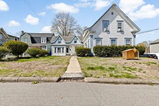 Photo of 82 Vernon St Rockland, MA 02370