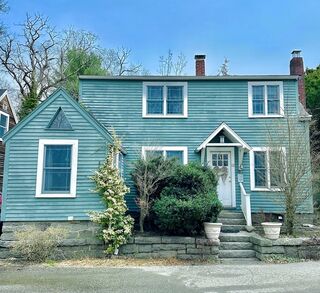 Photo of 12 Hutchins Court Gloucester, MA 01930