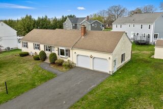 Photo of 79 Ledgeview Dr Norwood, MA 02062
