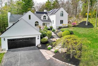 Photo of 11 Fieldstone Drive Winchester, MA 01890