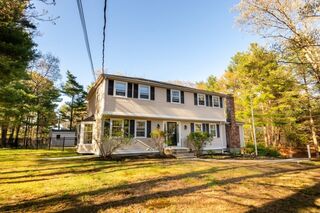 Photo of 10 Longmeadow Rd Norfolk, MA 02056