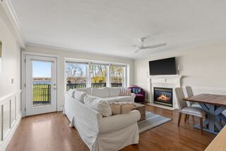 Photo of 240 Merrimac St Newburyport, MA 01950