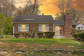 Photo of 19 Cross St Halifax, MA 02338