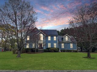 Photo of 2 Claybrook Farm Rd Medway, MA 02053