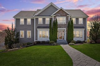 Photo of 3 Saratoga Ln Danvers, MA 01923