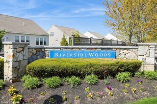 Photo of 2 Hood Dr Andover, MA 01810