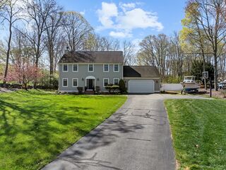Photo of 71 Longview Dr Dartmouth, MA 02747