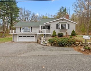 Photo of 28 Oakhurst Rd Hopkinton, MA 01748