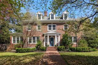 Photo of 405 Commonwealth Ave Newton, MA 02459