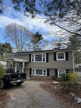 Photo of real estate for sale located at 9 Ashley Dr Falmouth, MA 02536