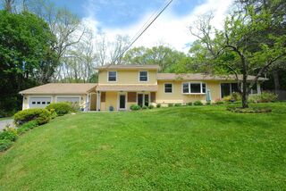 Photo of 15 Sunnyside Ln Lincoln, MA 01773