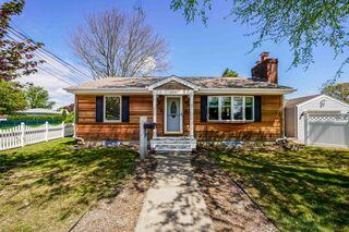 Photo of 329 Brooklawn Ave New Bedford, MA 02745