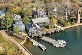 Photo of 46 Millfield St Woods Hole, MA 02543