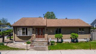 Photo of 43 Russells Mills Rd Dartmouth, MA 02748