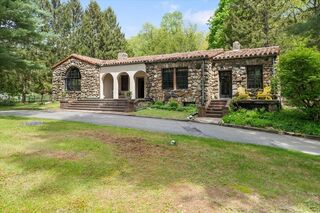 Photo of 263 Ashland Street Holliston, MA 01746