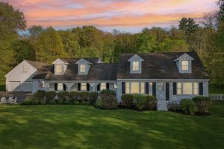 Photo of 95 River Rd West Newbury, MA 01985