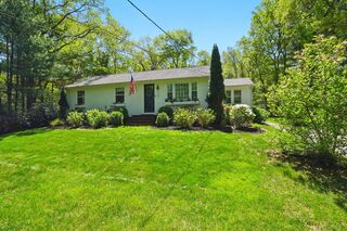 Photo of 167 Cross St Duxbury, MA 02332