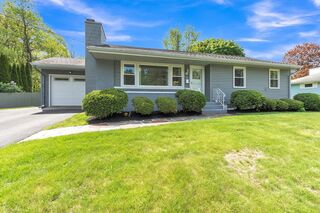 Photo of 10 Briarcliff Ln Paxton, MA 01612