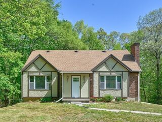 Photo of 32 Clara Barton Road Oxford, MA 01537