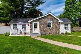 Photo of 784 West St Walpole, MA 02081