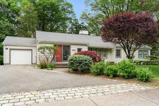 Photo of 140 Paulson Rd Waban, MA 02468