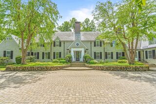 Photo of 200 Cliff Rd Wellesley, MA 02481